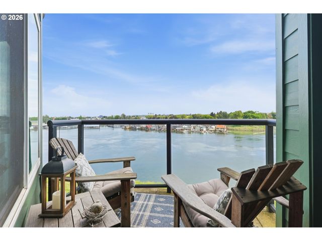 905 N HARBOUR Dr, Portland, OR 97217