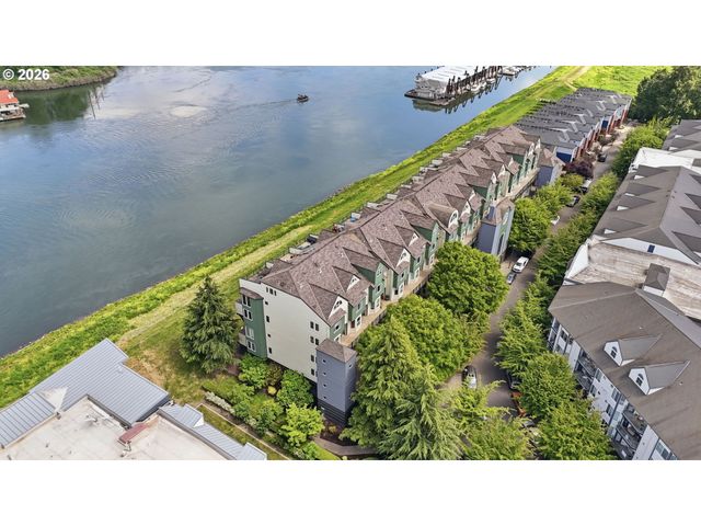 905 N HARBOUR Dr, Portland, OR 97217