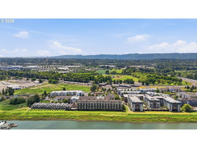 905 N HARBOUR Dr, Portland, OR 97217
