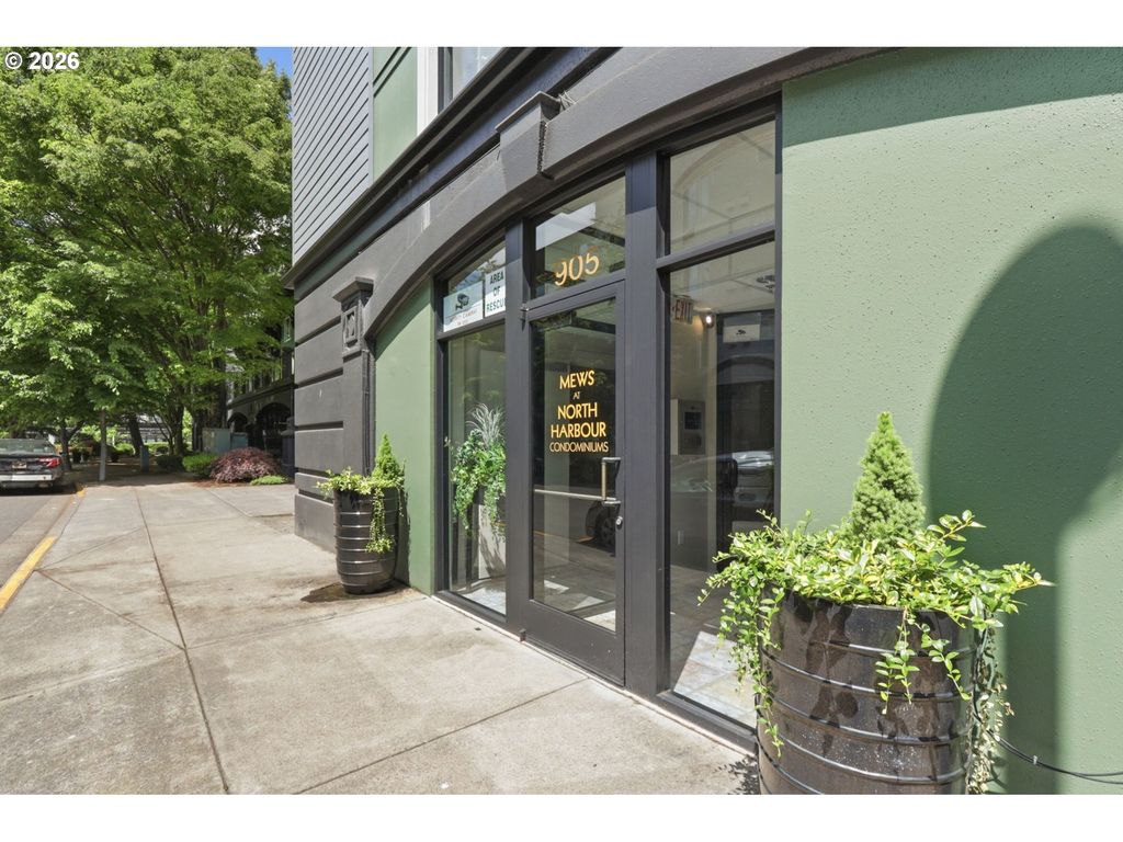 905 N HARBOUR Dr, Portland, OR 97217
