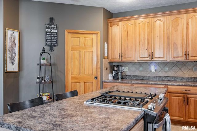 1615 POSEY Street, Marion, IL 62959