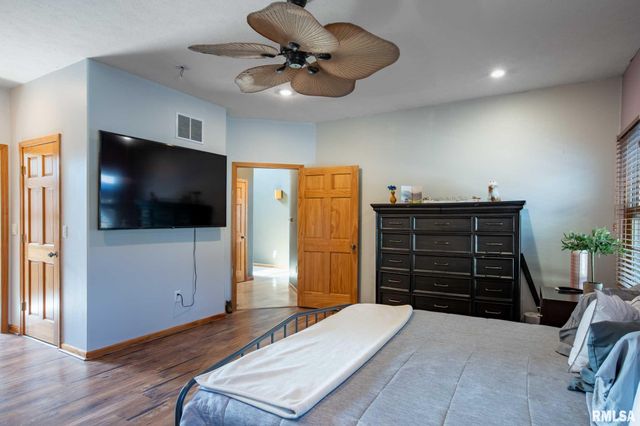 1615 POSEY Street, Marion, IL 62959