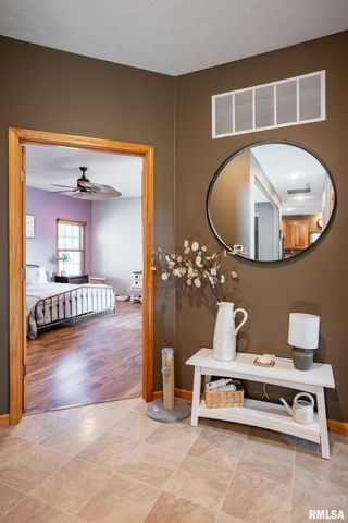 1615 POSEY Street, Marion, IL 62959