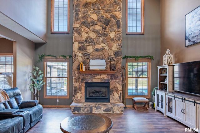 1615 POSEY Street, Marion, IL 62959