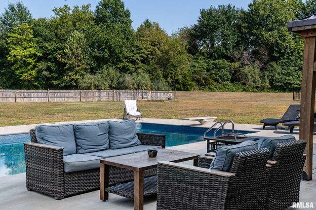 1615 POSEY Street, Marion, IL 62959