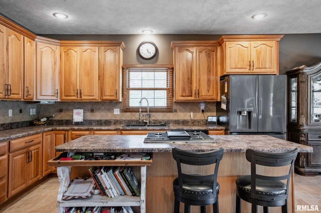 1615 POSEY Street, Marion, IL 62959