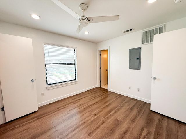 4526 Munger Avenue 201, Dallas, TX 75204