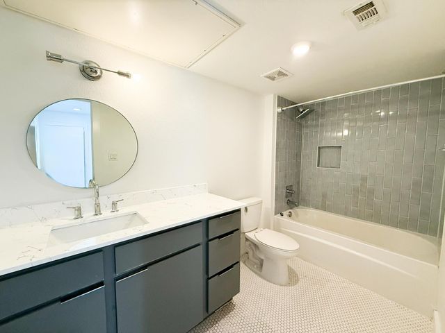 4526 Munger Avenue 201, Dallas, TX 75204