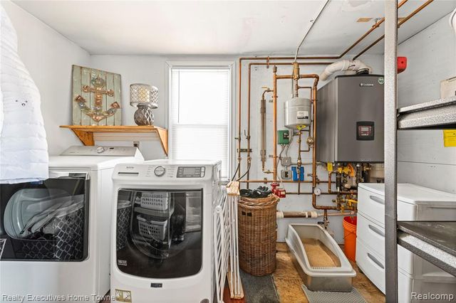 3724 Shorewood Road, Burtchville, MI 48059