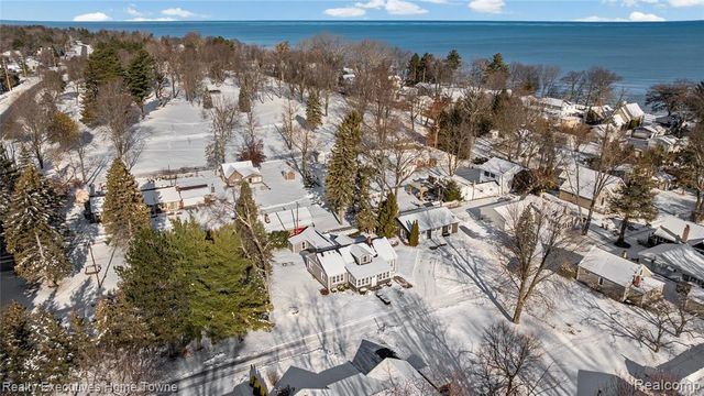 3724 Shorewood Road, Burtchville, MI 48059