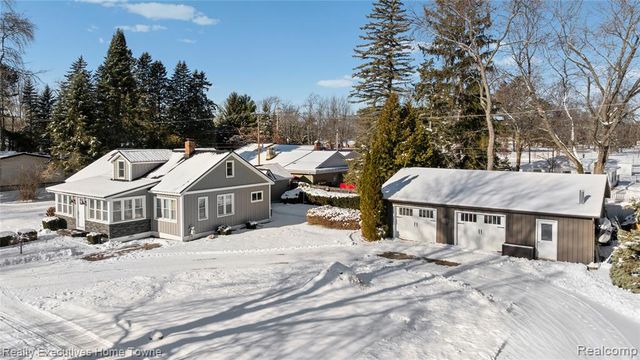 3724 Shorewood Road, Burtchville, MI 48059