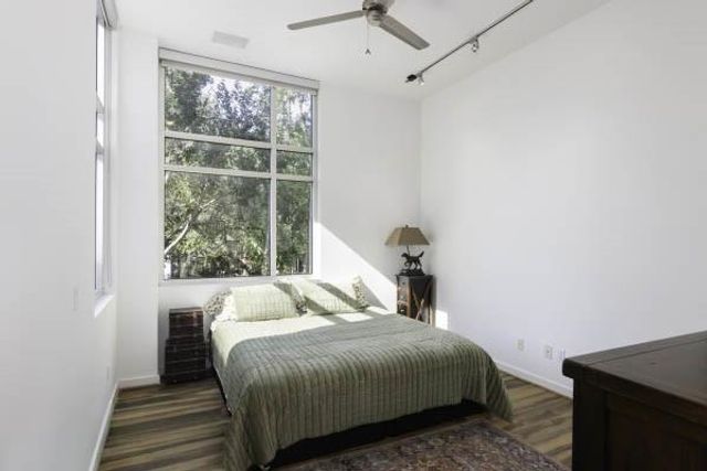 102 Quitman Street 201, Houston, TX 77009