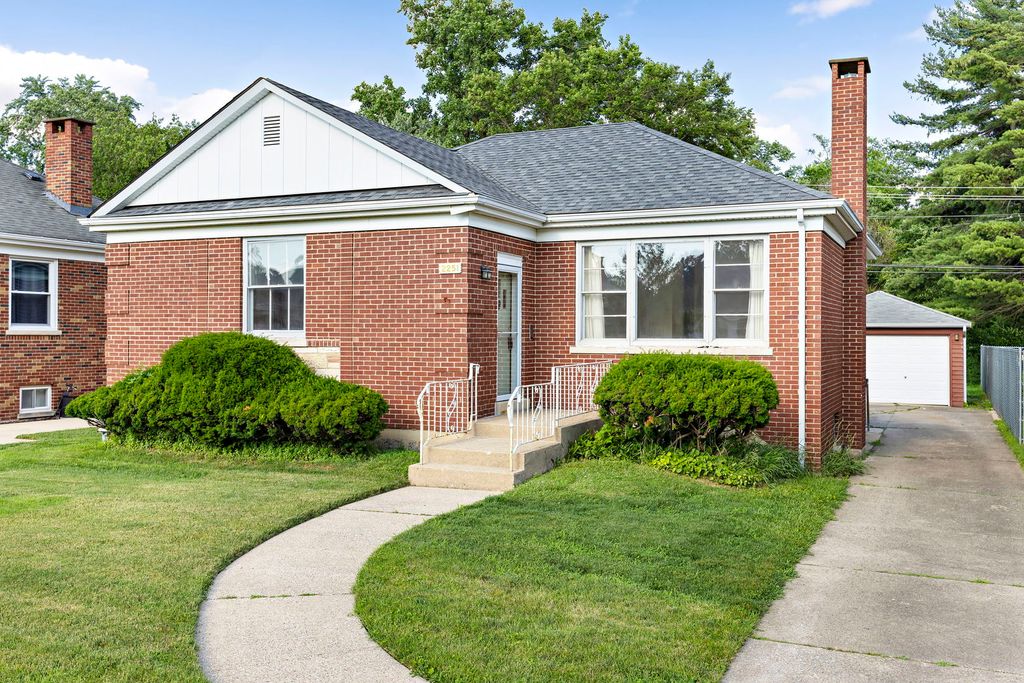 2251 Belleview Avenue, Westchester, IL 60154