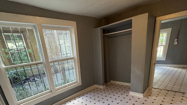 1722 Arbor, San Antonio, TX 78207