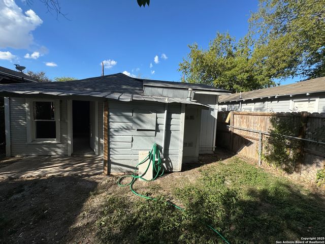 1722 Arbor, San Antonio, TX 78207