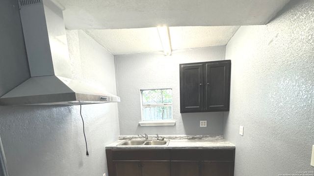 1722 Arbor, San Antonio, TX 78207