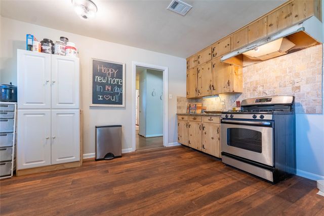 1733 Creek Drive, Houston, TX 77055