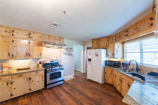 1733 Creek Drive, Houston, TX 77055