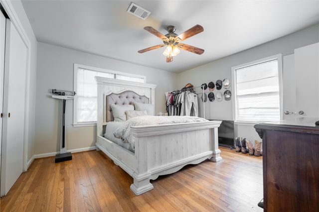 1733 Creek Drive, Houston, TX 77055