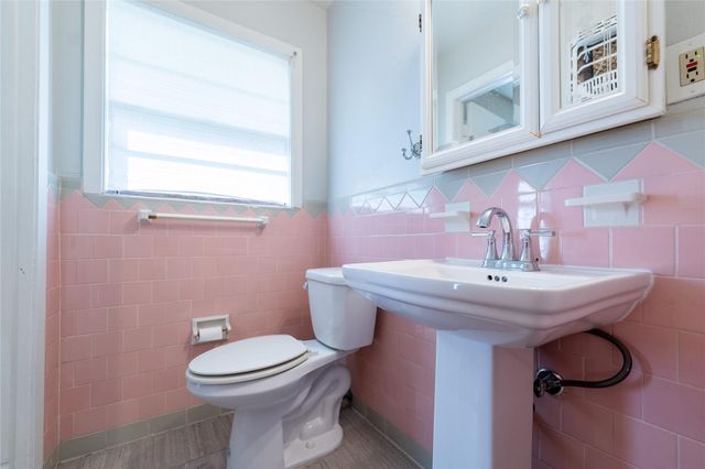 1733 Creek Drive, Houston, TX 77055