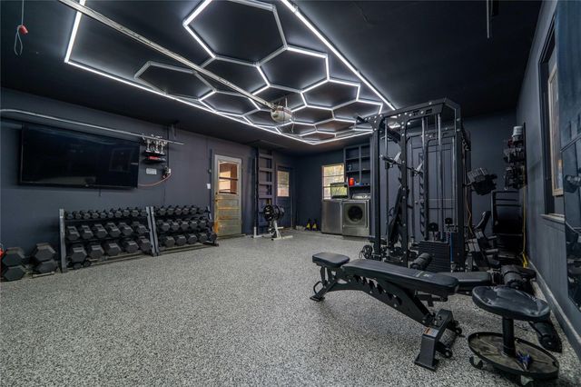 1733 Creek Drive, Houston, TX 77055