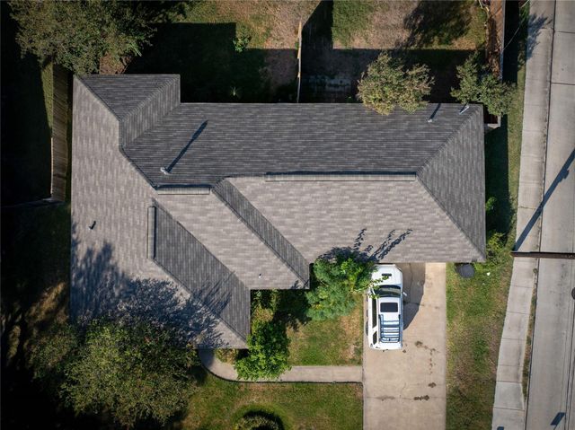 1733 Creek Drive, Houston, TX 77055