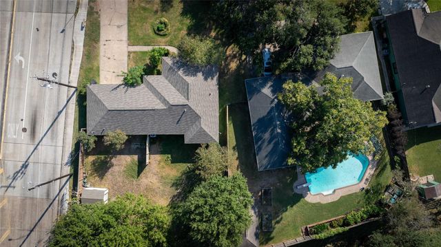 1733 Creek Drive, Houston, TX 77055