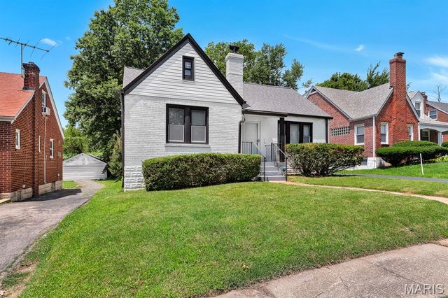3827 Oakridge Boulevard, St Louis, MO 63121