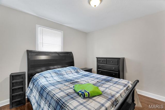 3827 Oakridge Boulevard, St Louis, MO 63121