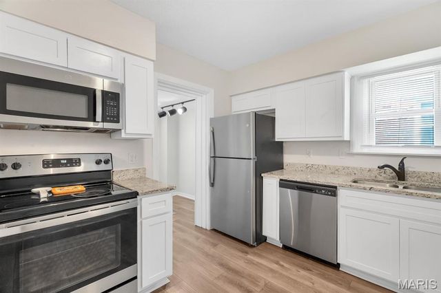 3827 Oakridge Boulevard, St Louis, MO 63121