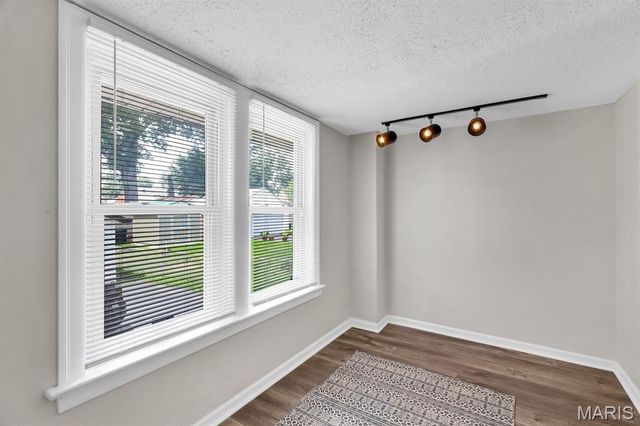 3827 Oakridge Boulevard, St Louis, MO 63121
