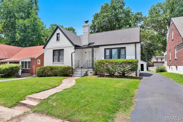 3827 Oakridge Boulevard, St Louis, MO 63121