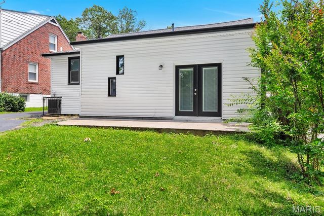 3827 Oakridge Boulevard, St Louis, MO 63121