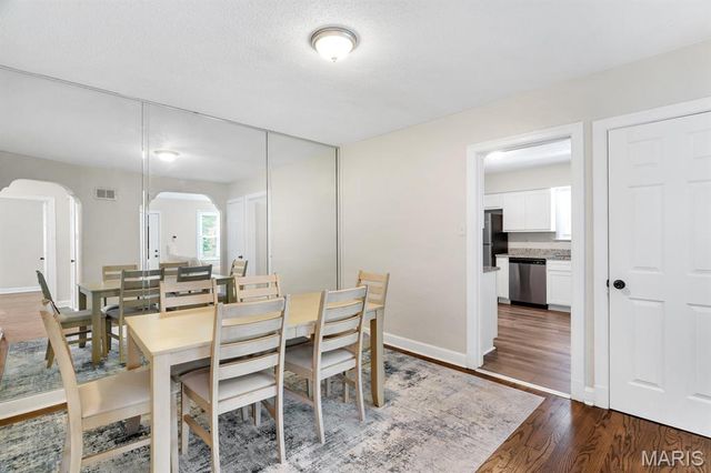 3827 Oakridge Boulevard, St Louis, MO 63121