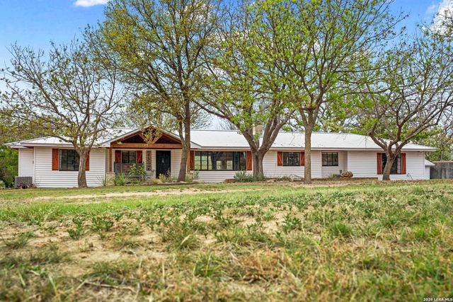 1094 Harper Road, Kerrville, TX 78028
