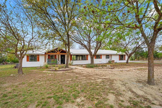 1094 Harper Road, Kerrville, TX 78028