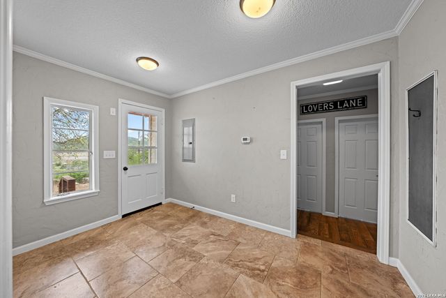 1094 Harper Road, Kerrville, TX 78028