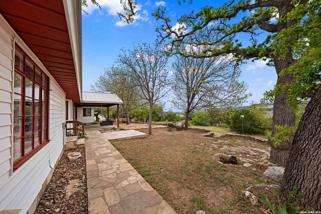1094 Harper Road, Kerrville, TX 78028