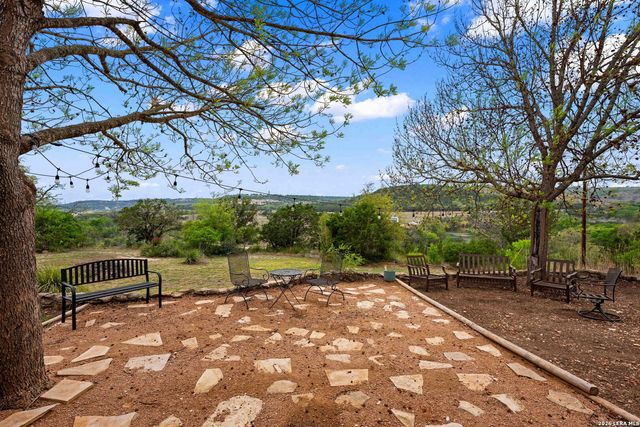 1094 Harper Road, Kerrville, TX 78028