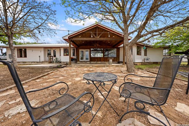 1094 Harper Road, Kerrville, TX 78028