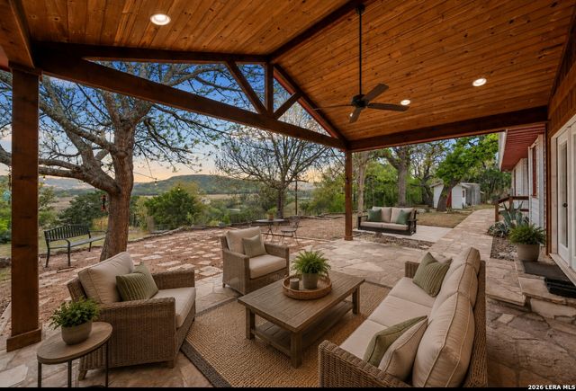 1094 Harper Road, Kerrville, TX 78028