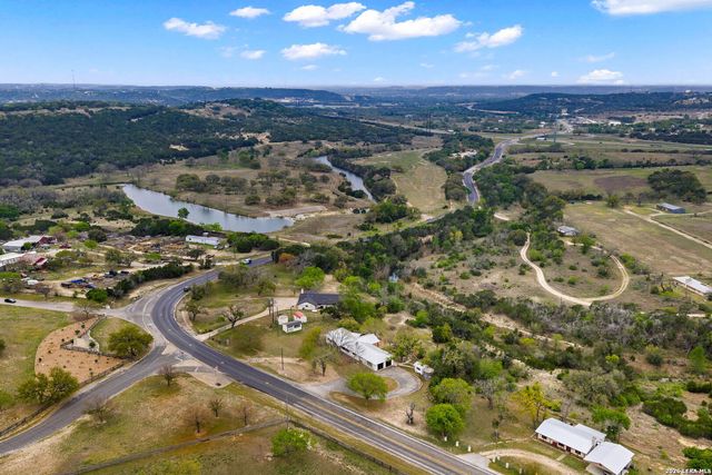 1094 Harper Road, Kerrville, TX 78028