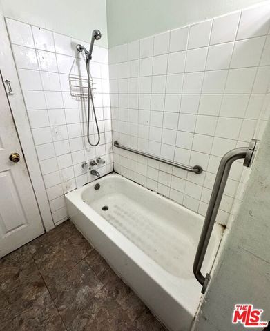1620 West Boulevard, Los Angeles, CA 90019