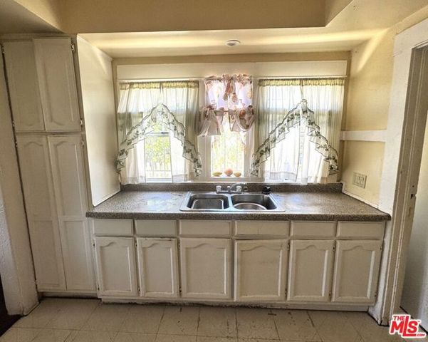 1620 West Boulevard, Los Angeles, CA 90019