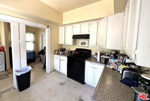 1620 West Boulevard, Los Angeles, CA 90019