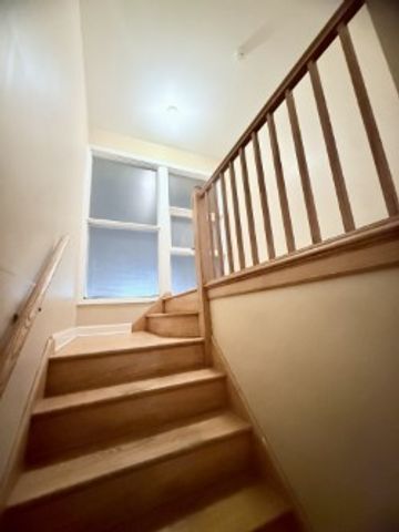 2308 Oakton Street 2, Park Ridge, IL 60068