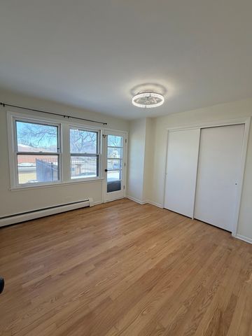 2308 Oakton Street 2, Park Ridge, IL 60068