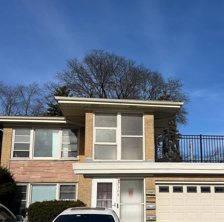 2308 Oakton Street 2, Park Ridge, IL 60068