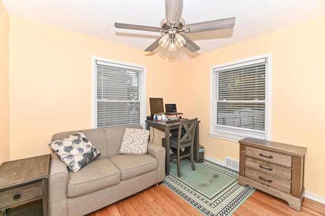 N90W16702 Pershing AVENUE, Menomonee Falls, WI 53051