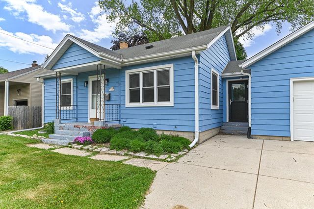 N90W16702 Pershing AVENUE, Menomonee Falls, WI 53051
